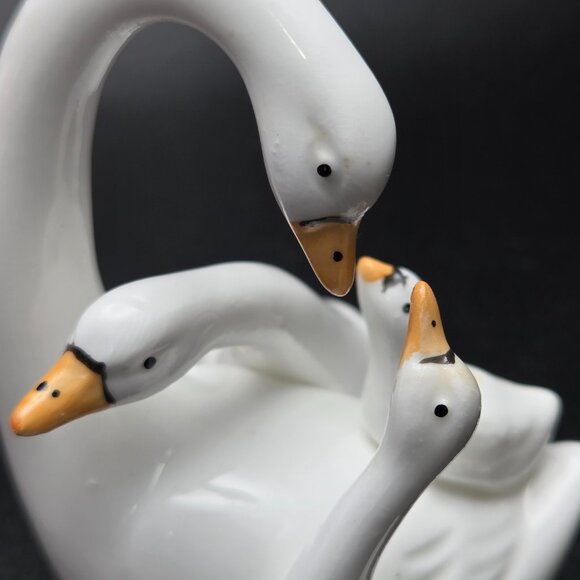 Vintage Royal Ascot Family Figurine Mother Swan & Baby Swans Cygnets Bone China - Picture 9 of 12